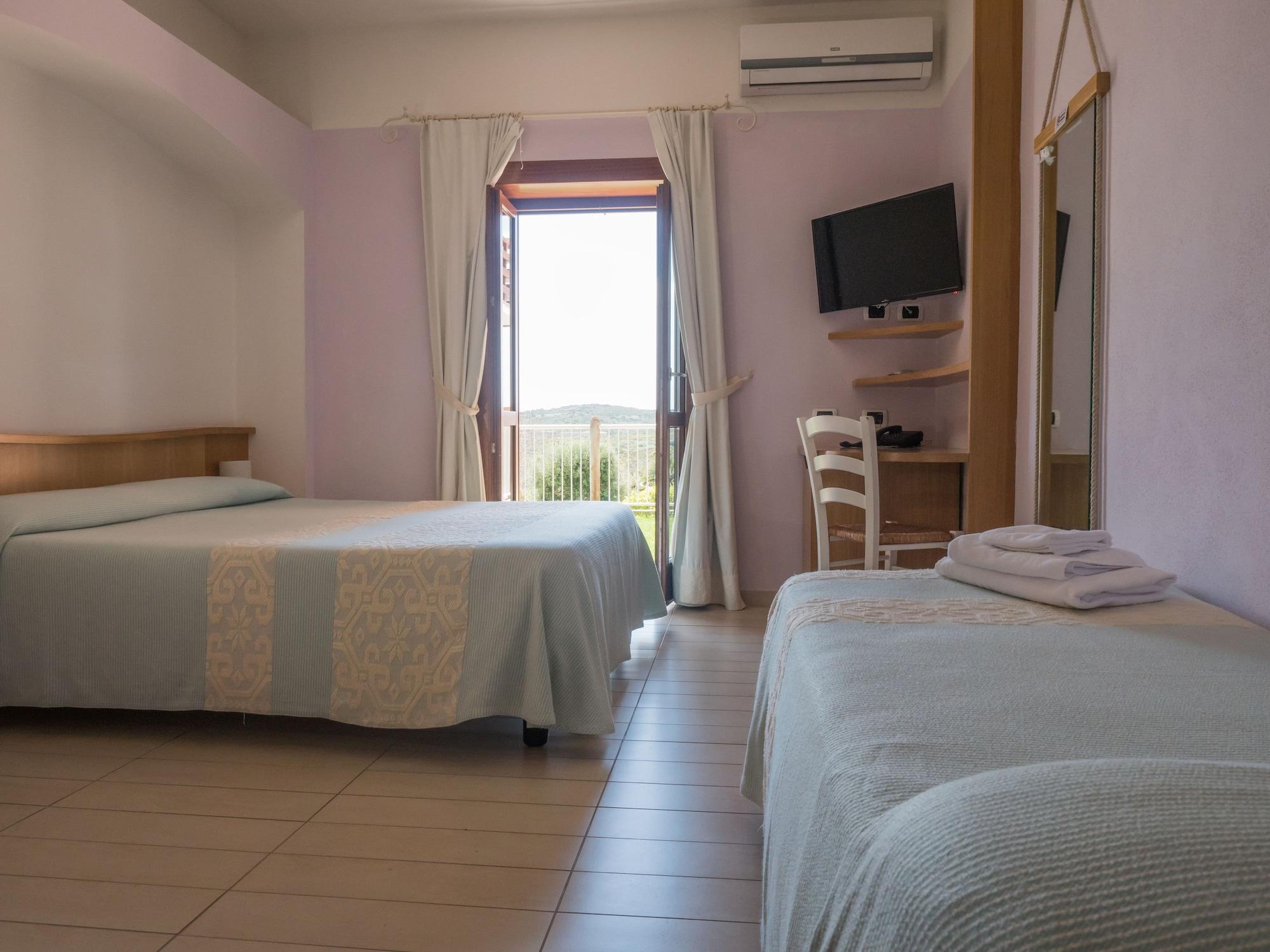 Hotel Cala Reale Стинтино Екстериор снимка