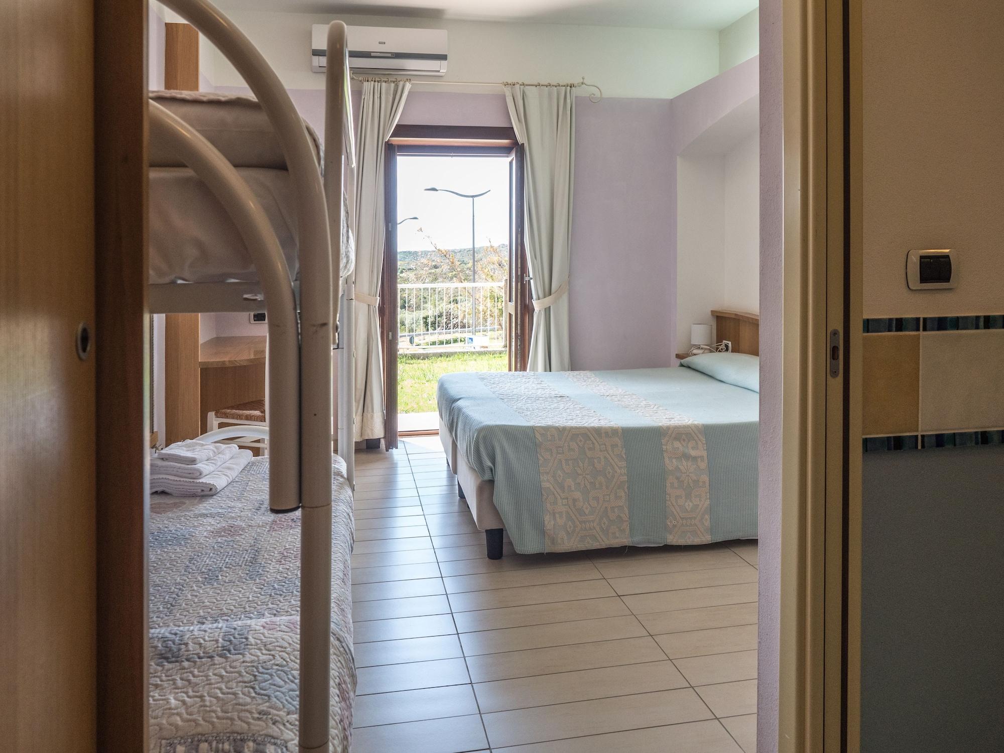 Hotel Cala Reale Стинтино Екстериор снимка