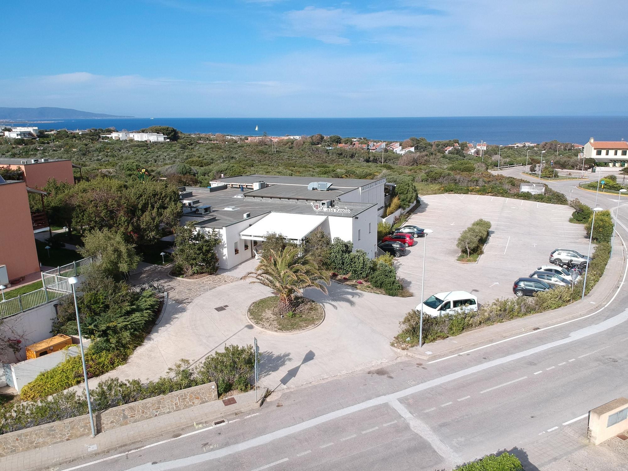 Hotel Cala Reale Стинтино Екстериор снимка