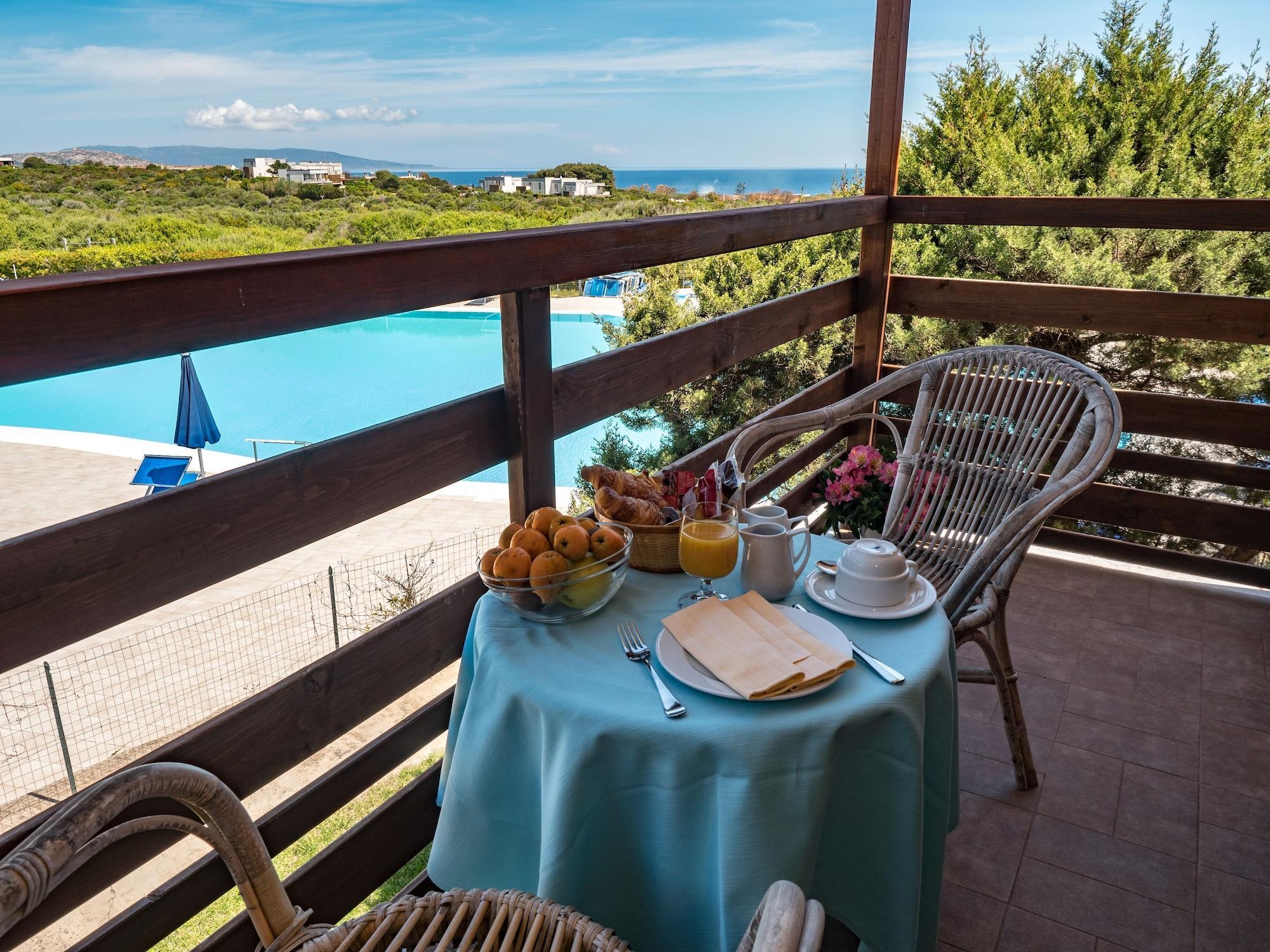 Hotel Cala Reale Стинтино Екстериор снимка