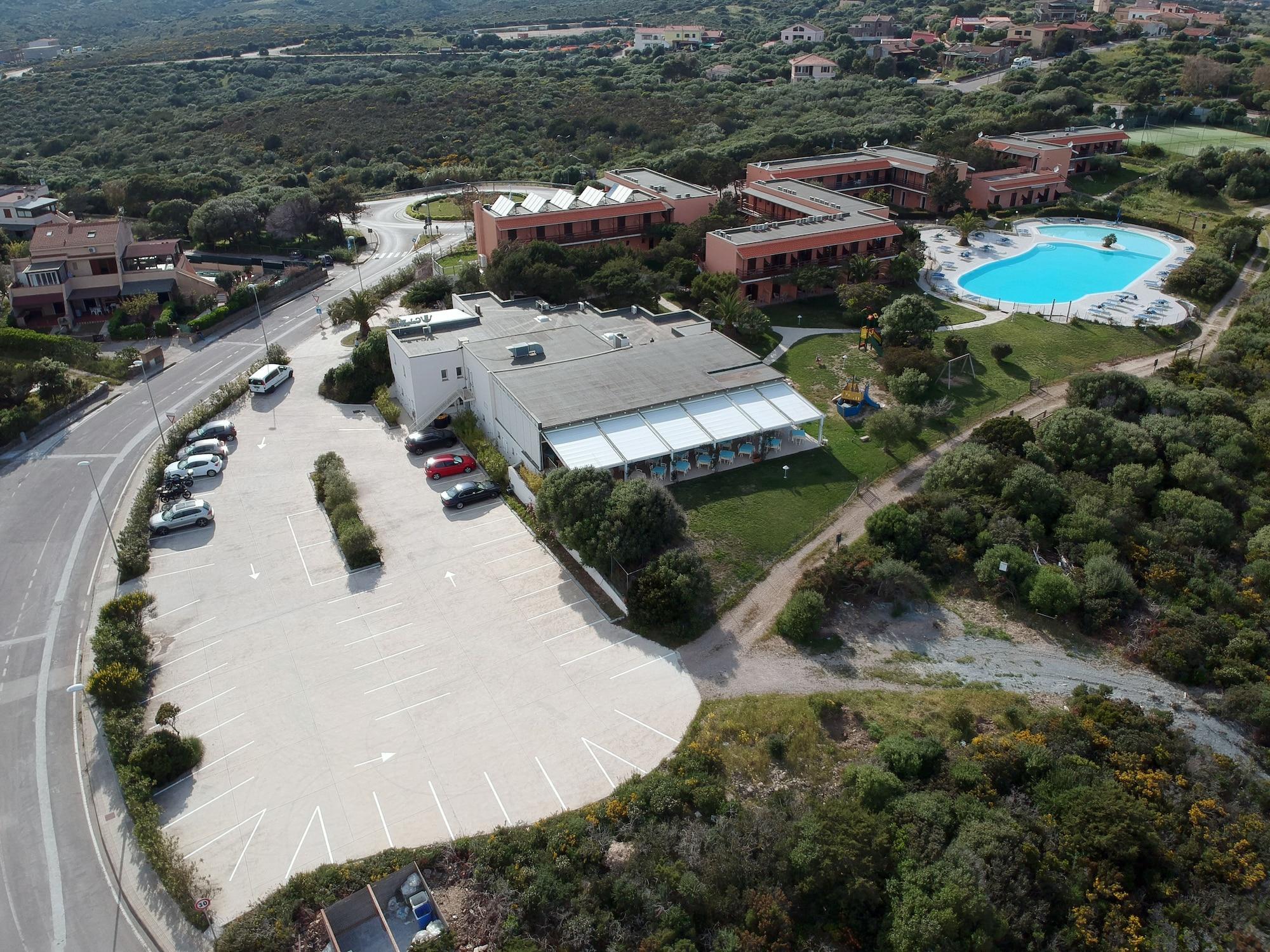 Hotel Cala Reale Стинтино Екстериор снимка