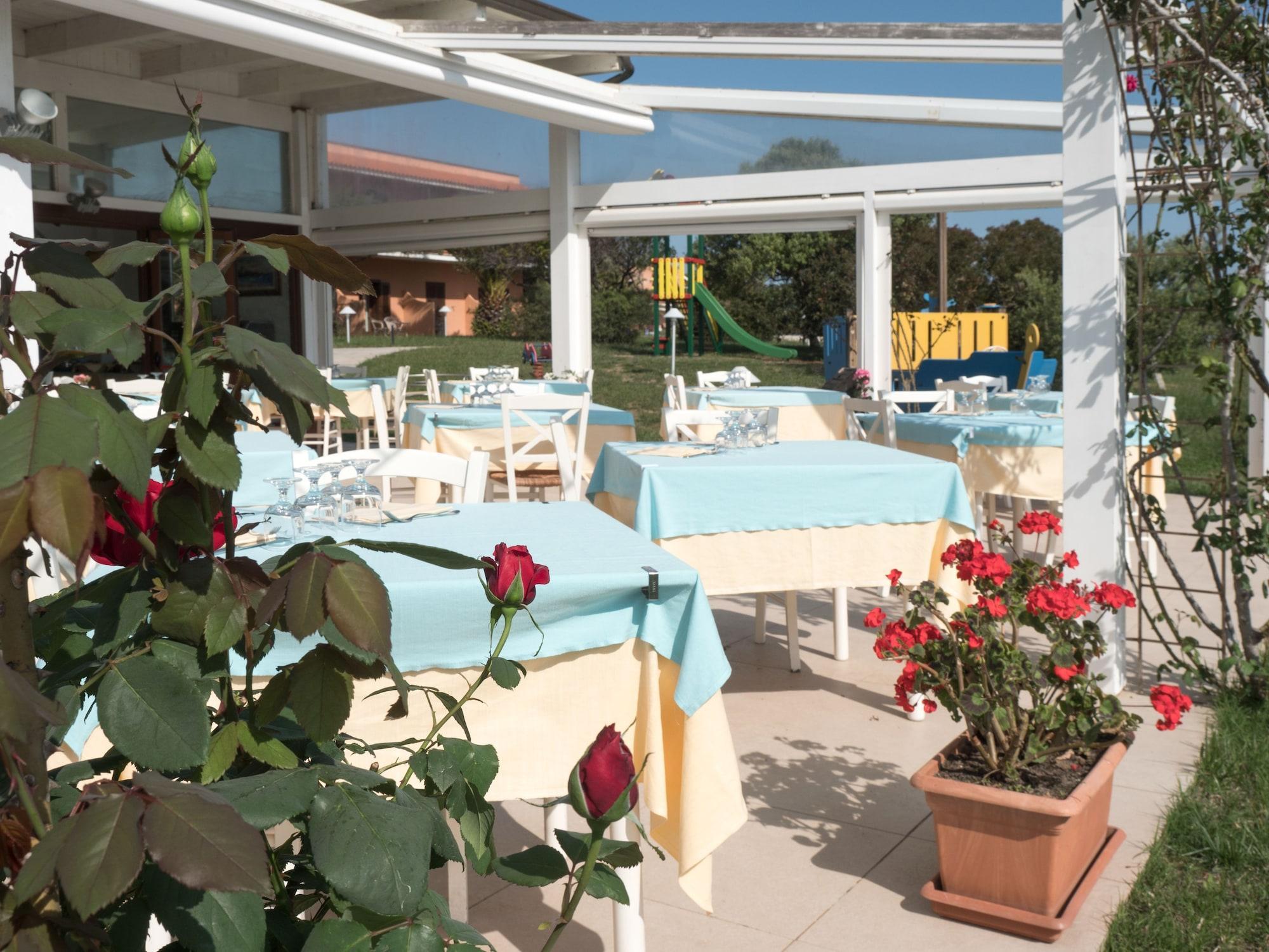Hotel Cala Reale Стинтино Екстериор снимка