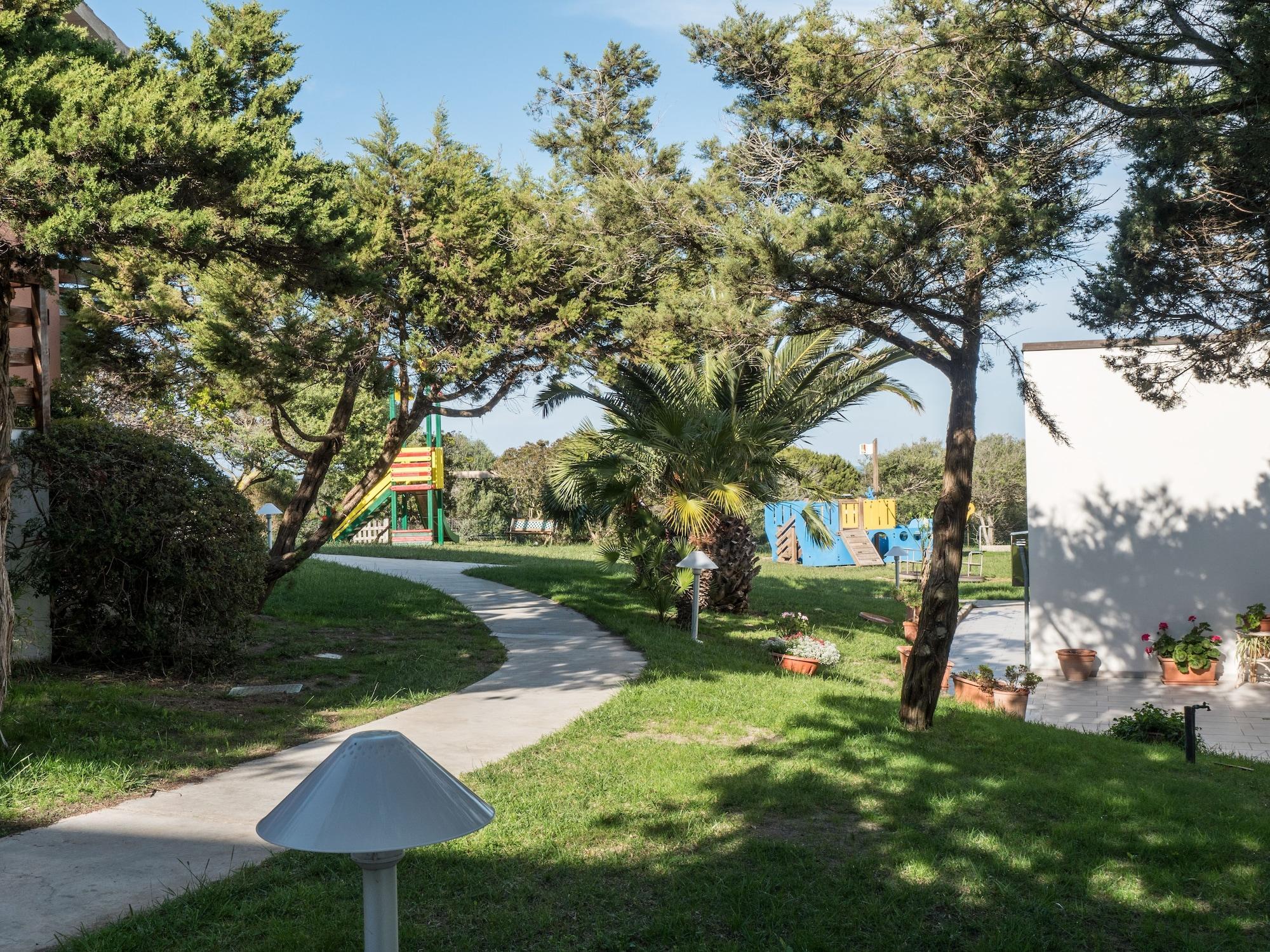Hotel Cala Reale Стинтино Екстериор снимка
