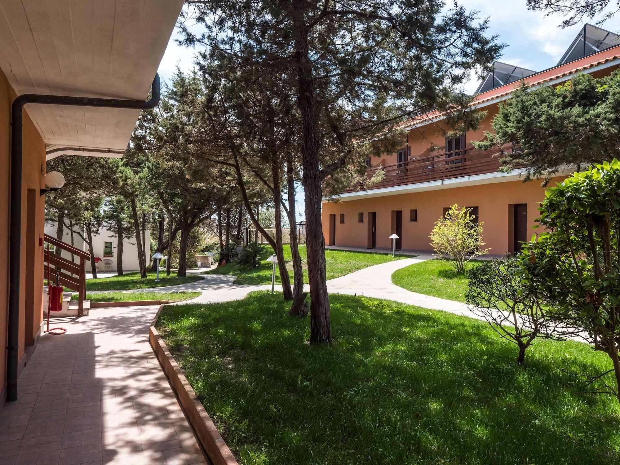 Hotel Cala Reale Стинтино Екстериор снимка