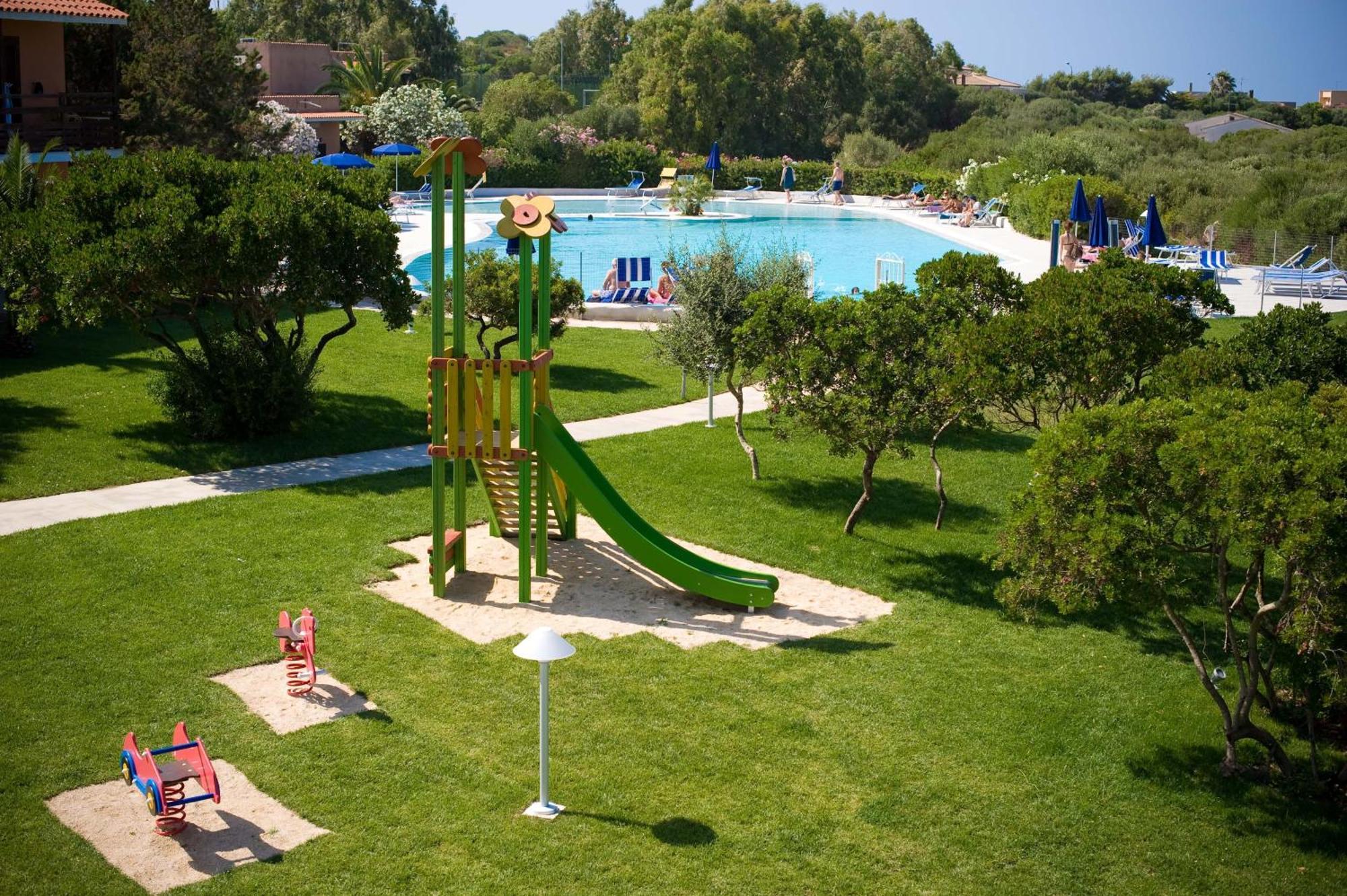 Hotel Cala Reale Стинтино Екстериор снимка