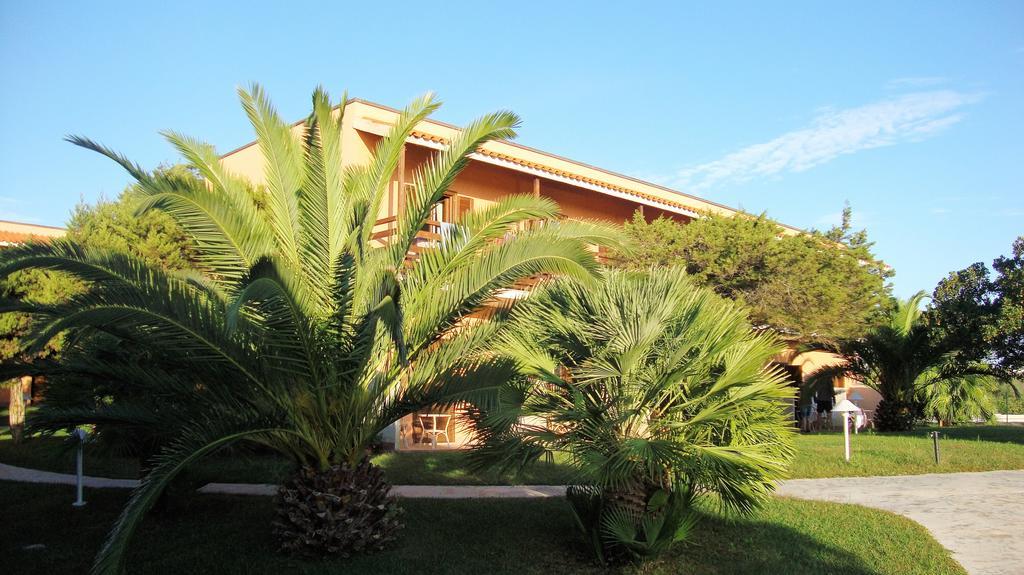 Hotel Cala Reale Стинтино Екстериор снимка